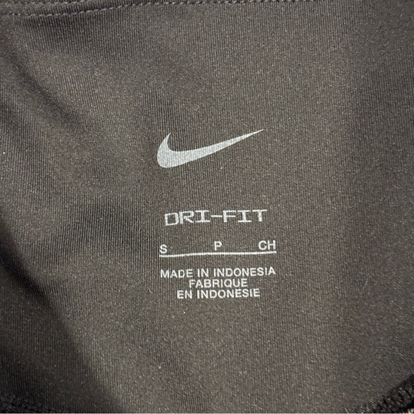 Nike One Women’s Mid-Rise Crops Capri Black Size Small - Picture 6 of 12